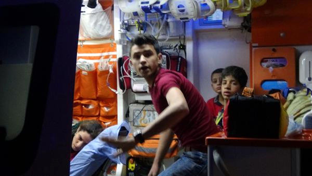 Kerpiç Ev Çöktü, 6\'sı Çocuk 8 Kişi Ölümden Döndü