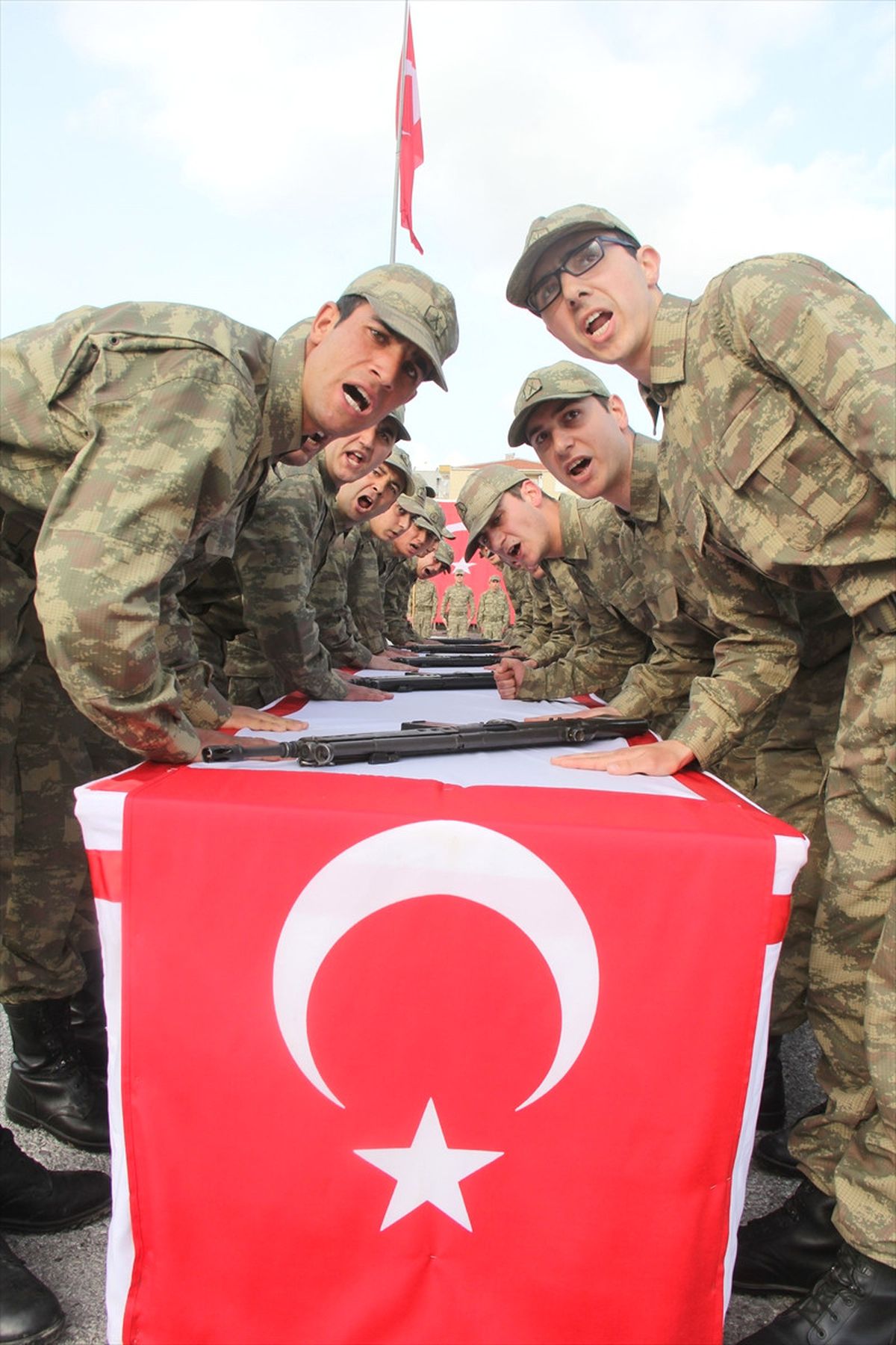 Manisa\'da Acemi Erler Yemin Etti