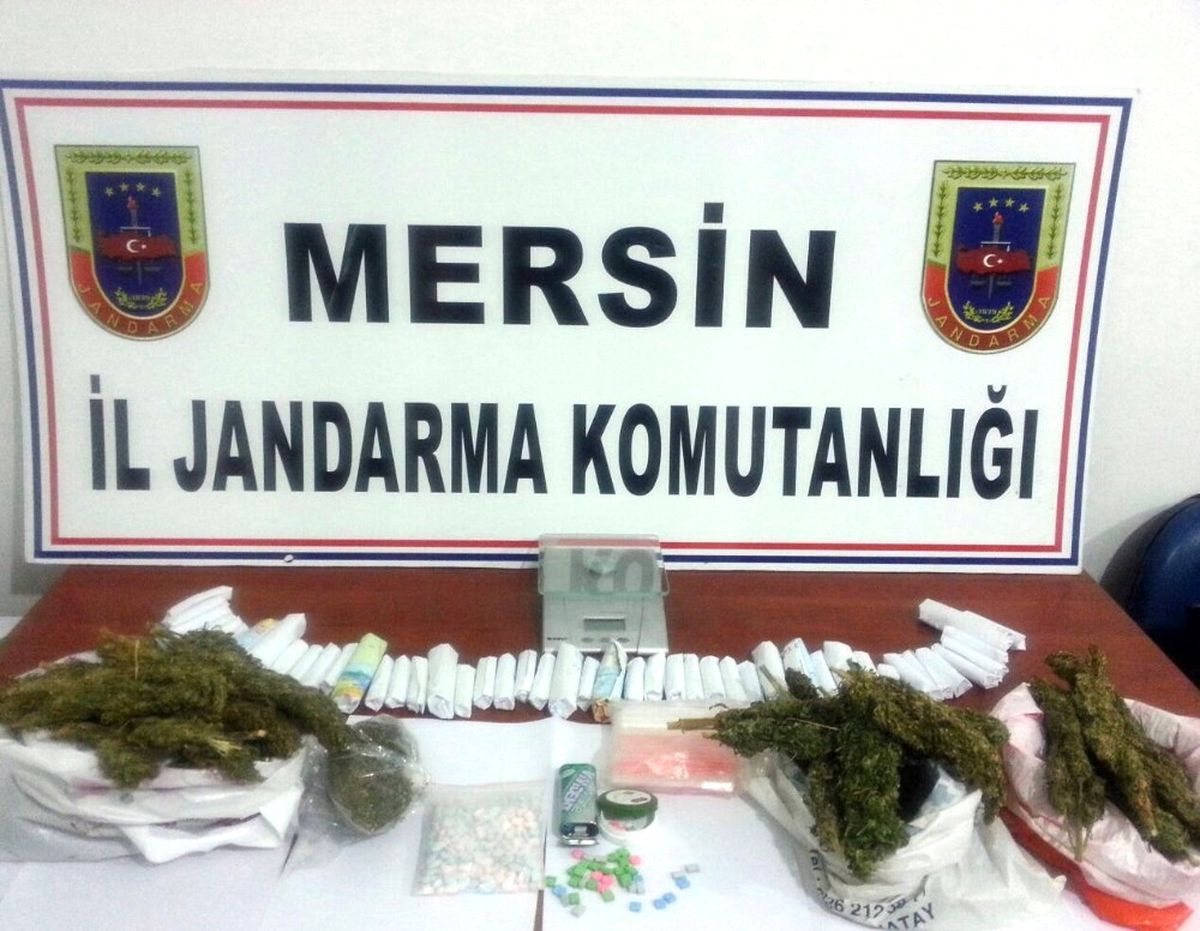 Mersin\'de Öğrencileri Zehirlemeye Çalışan Torbacılara Operasyon