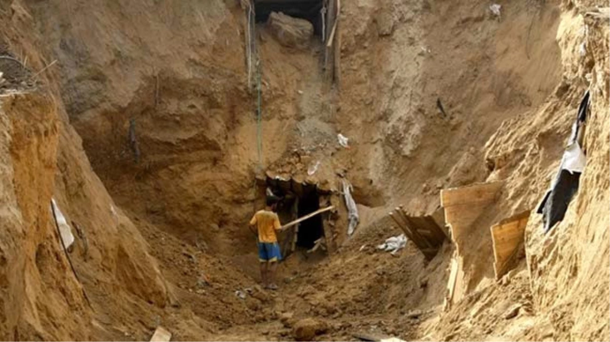 Mısır\'ın Yıktığı Tünelde 3 Filistinlinin Ölmesi