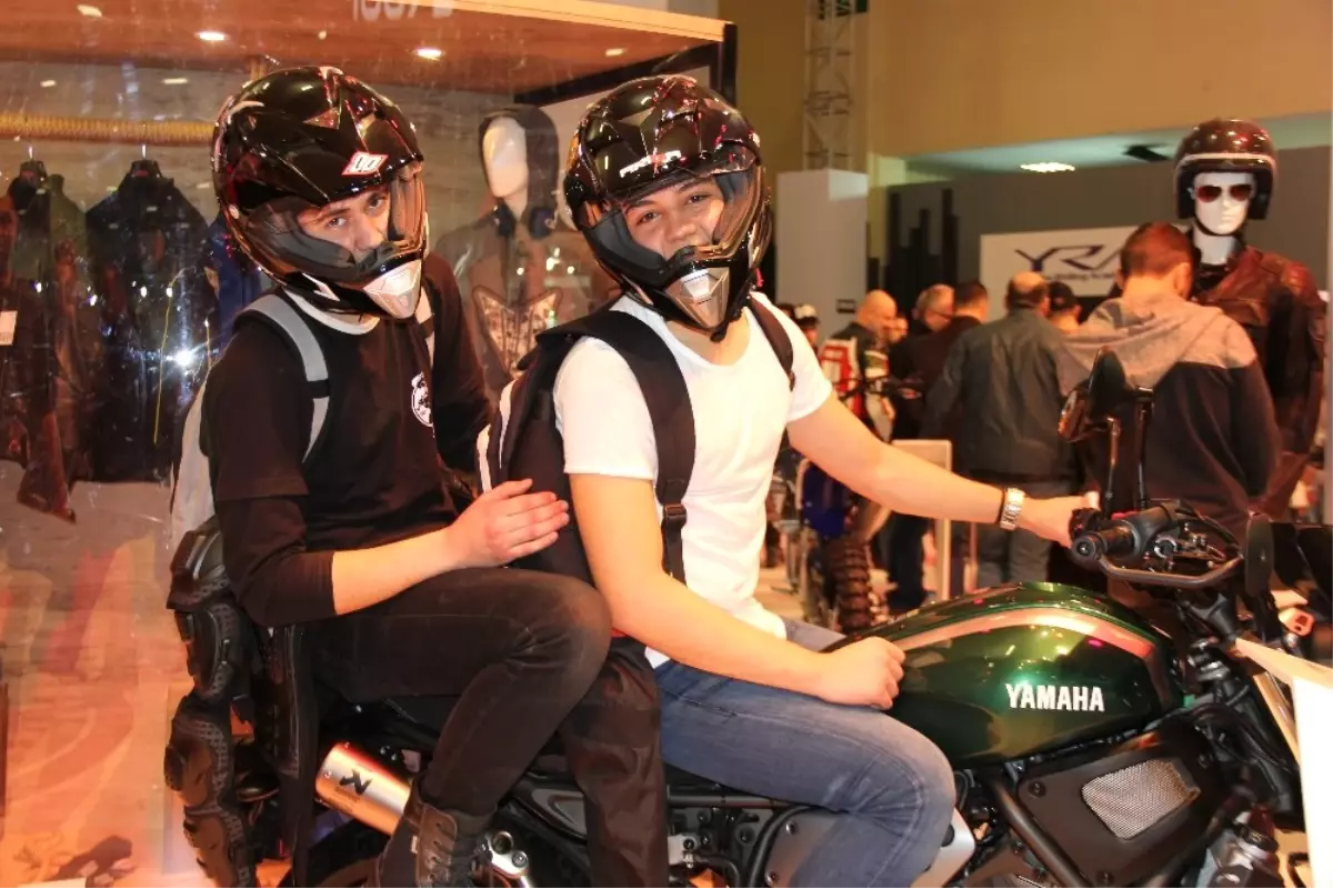 Motobike Fuarı\'nda Kenan Sofuoğlu Damgasını Vurdu