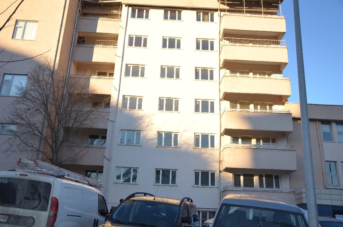 PTT\'nin Eski Hizmet ve Lojman Binası Haziran Ayında Yıkılıyor