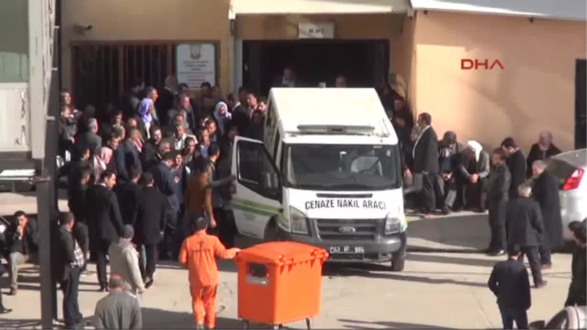 Şanlıurfa Damat, Düğününde Halay Çekerken Maganda Kurşunuyla Öldü