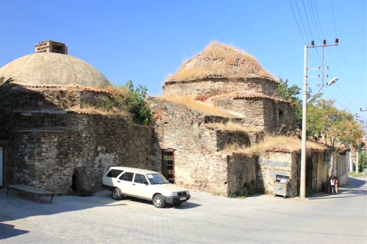 Tire\'deki Tarihi Yalınayak Hamamı Restore Edildi