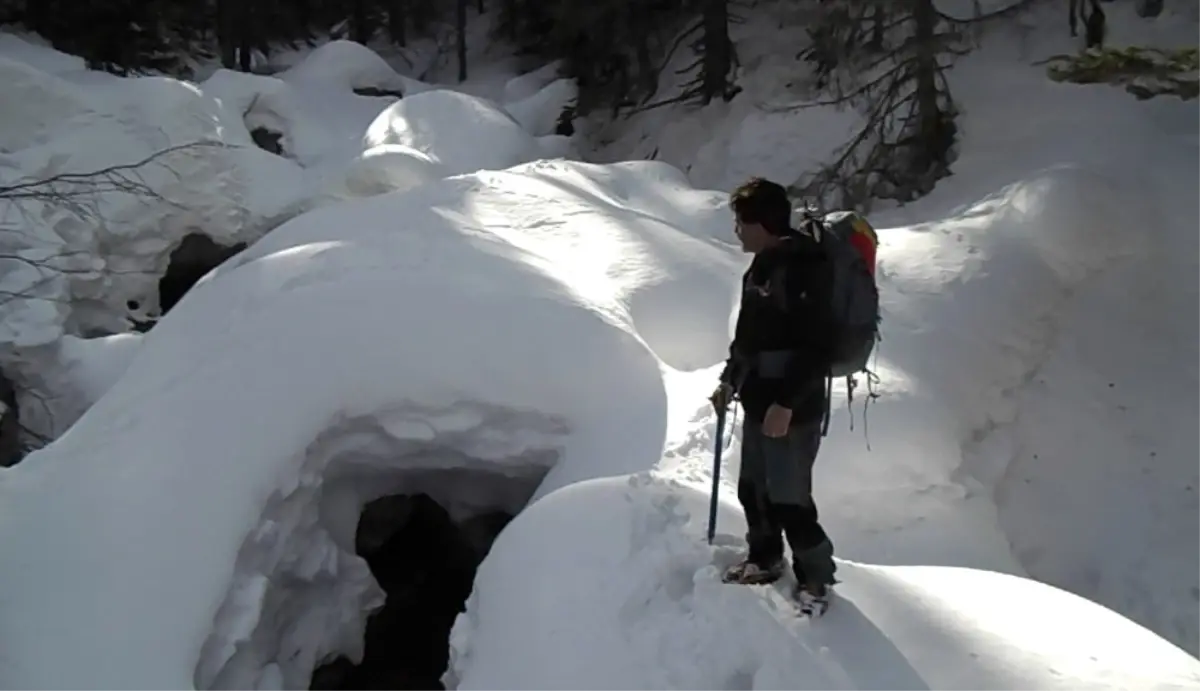 Uludağ\'ın Dereleri Eskimo Evlerine Döndü