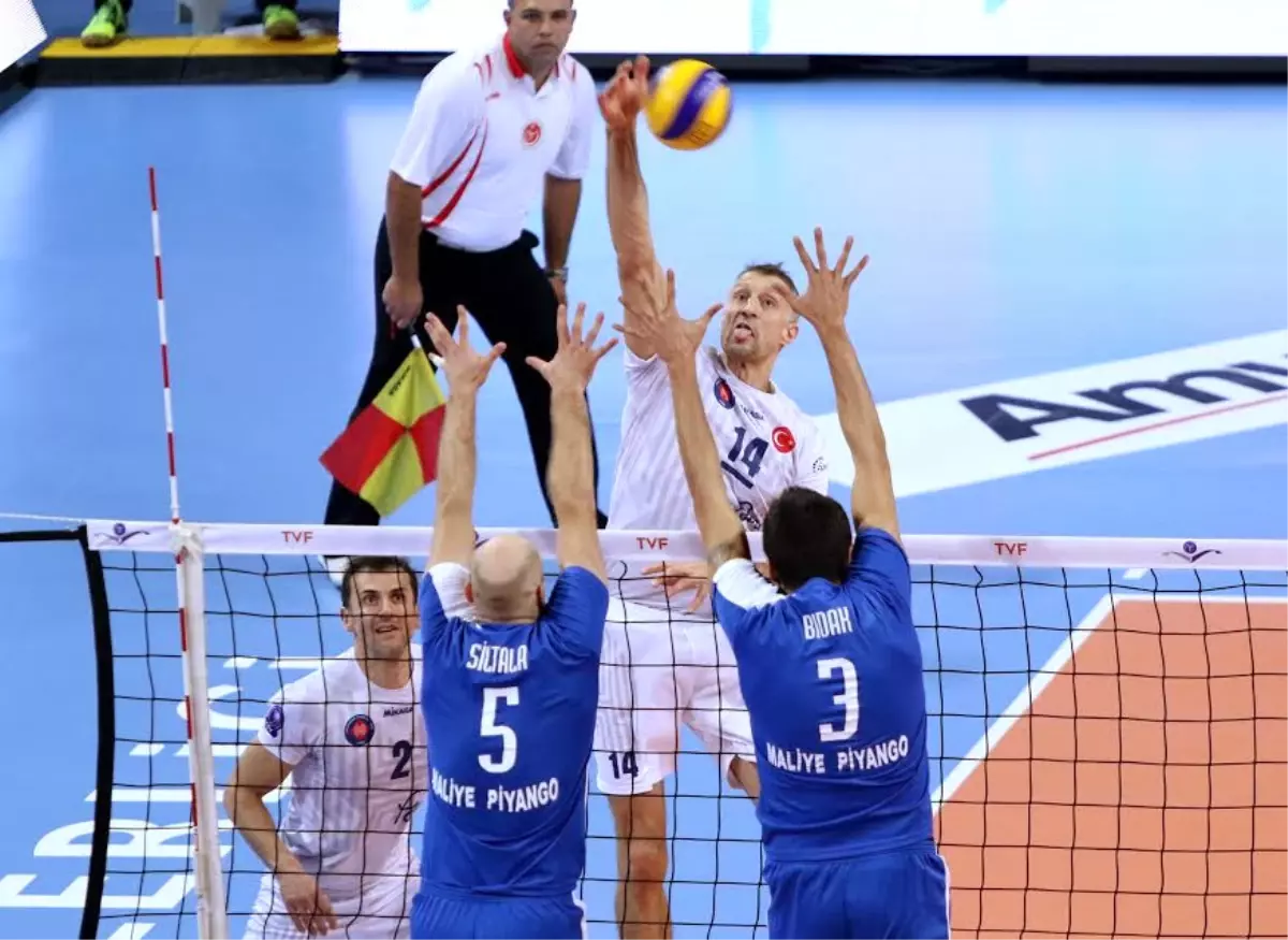 Voleybol: Efeler Ligi