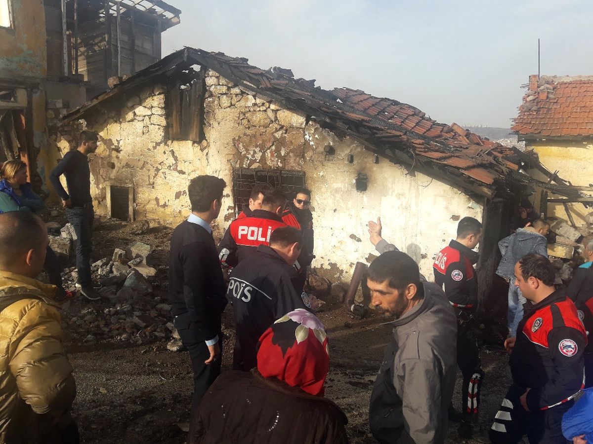 Zihinsel Engelli Kadın Yangında Can Verdi