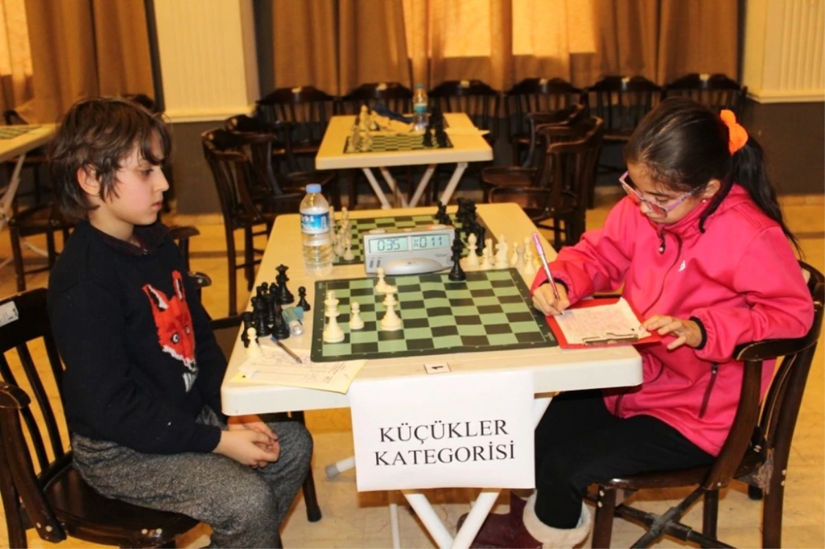 Ayvalık\'ta Satranç Turnuvası Sona Erdi