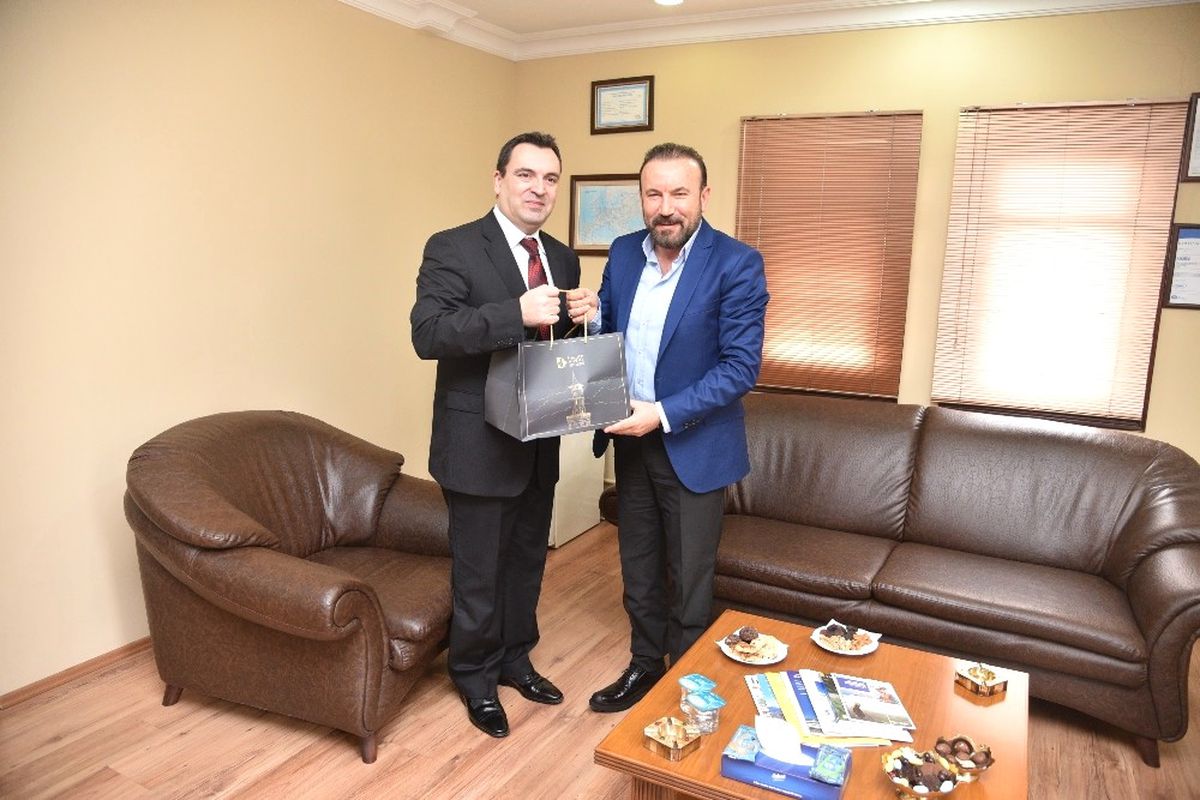 Başkan Doğan\'dan İzgaz Müdürüne Ziyaret