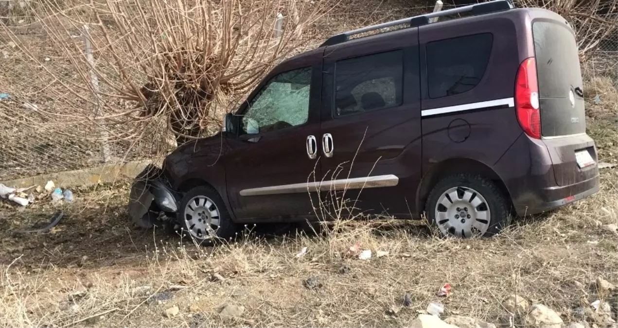 Elazığ\'da Trafik Kazaları: 6 Yaralı