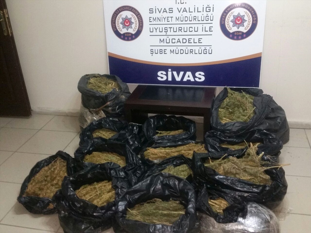 Kayra" Uyuşturucu Kaçakçılarına Geçit Vermedi