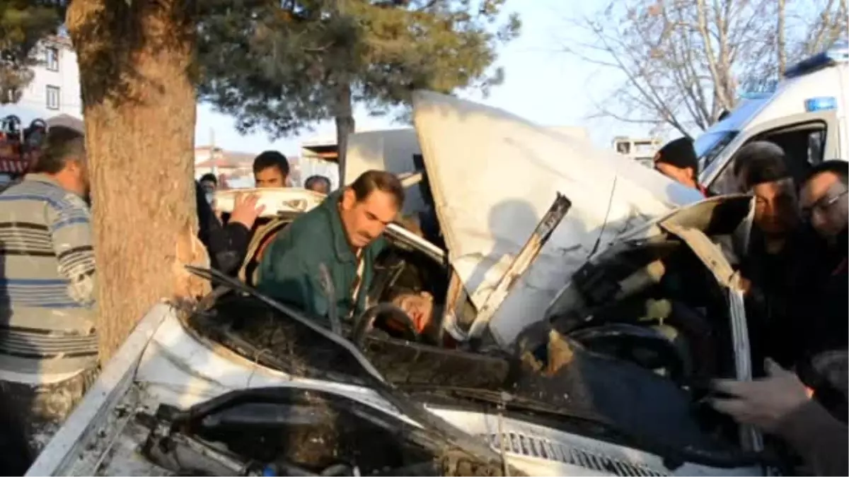 Korkuteli\'deki Trafik Kazasında Ölü Sayısı 3\'e Çıktı