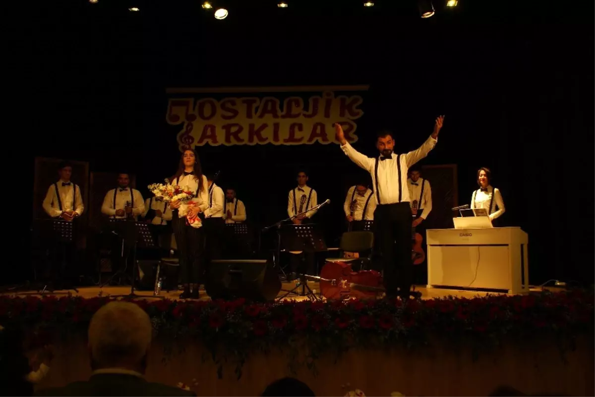 Mabesem Bünyesindeki Grup Retro, İlk Konserini Verdi