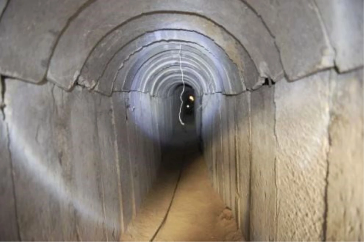 Mısır, Gazze Sınırında Bir Tüneli Yıktı