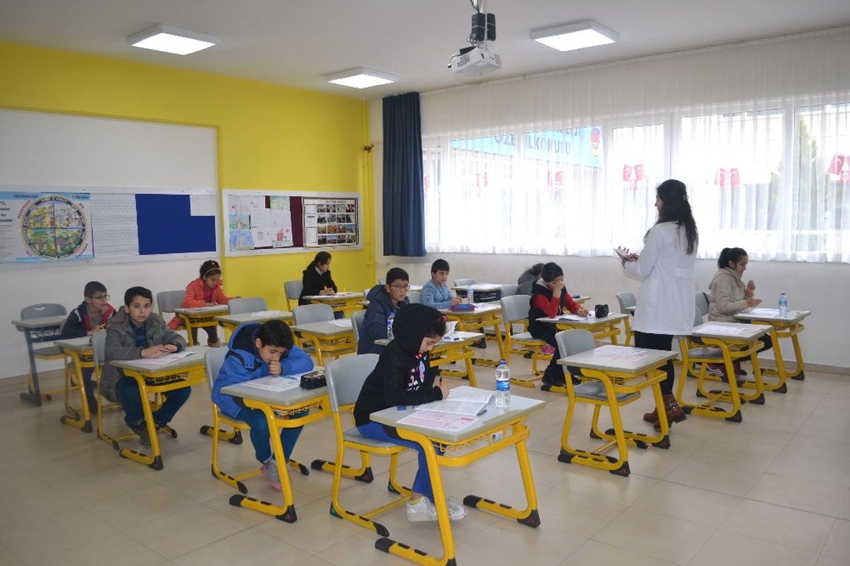 Tam Eğitim Bursluluk Sınavı\'na Yoğun İlgi