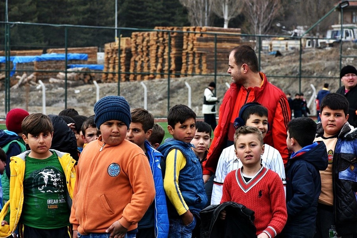 Tosya\'da 300 Öğrenci Futbol Seçmelerine Katıldı