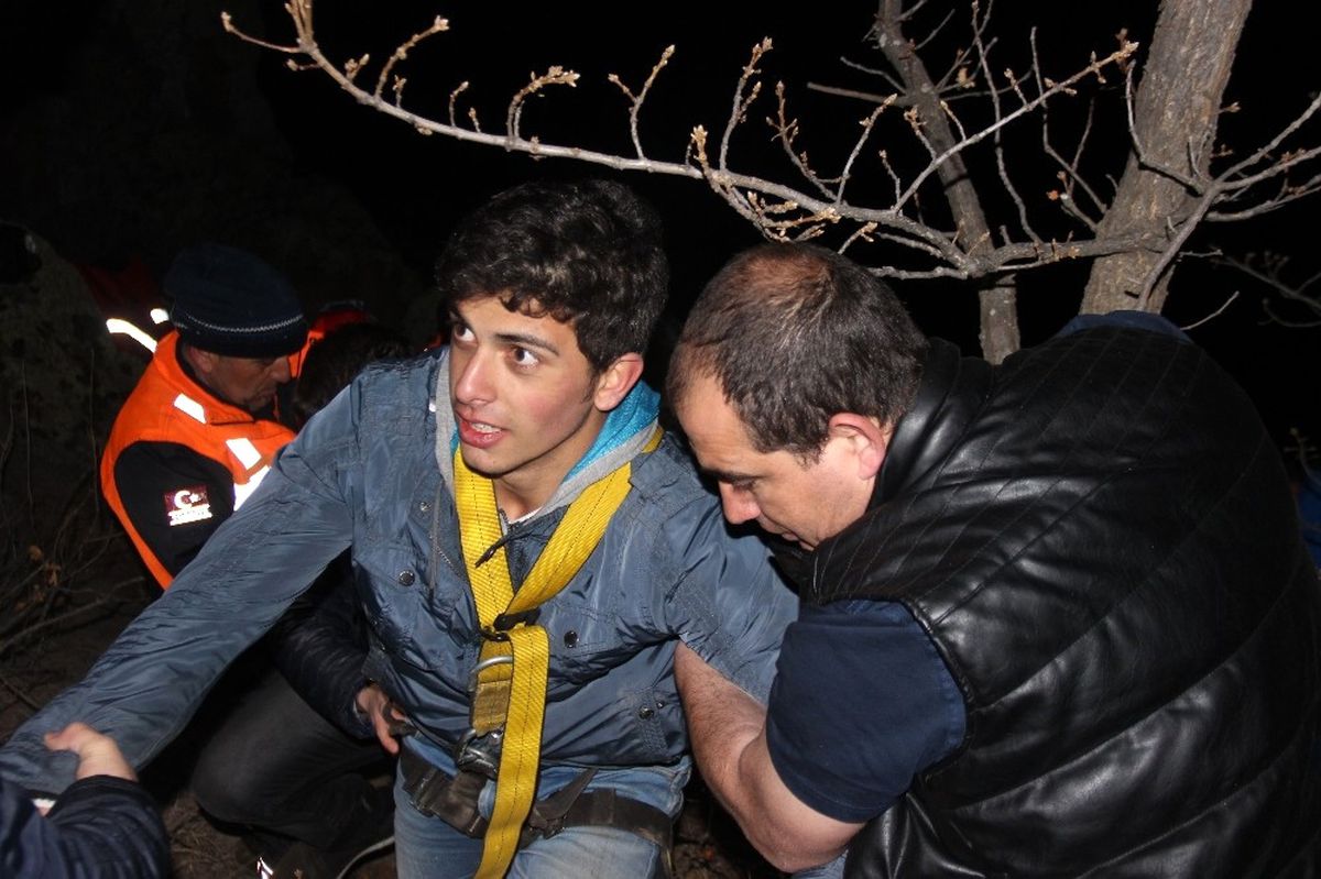 19 Yaşındaki Genç Film Gibi Operasyon ile Kurtarıldı