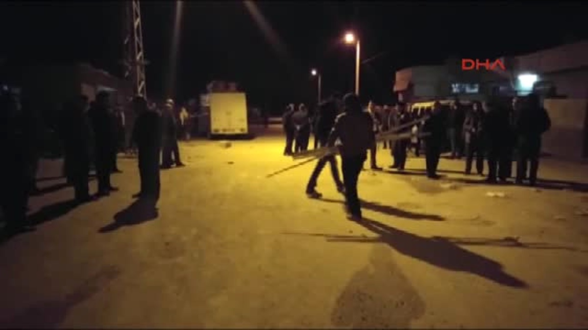 Adana\'da Suriyeli Göçmenler ve Mahalleli Arasında Gerginlik (1)