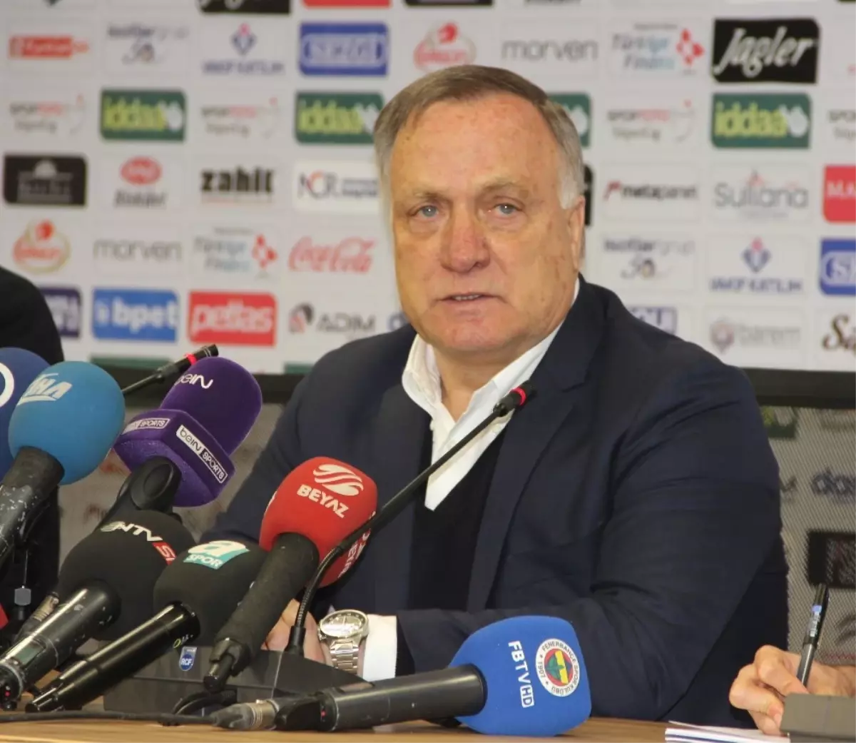 Advocaat: "Takımımda Öz Güven Eksikliği Görüyorum"