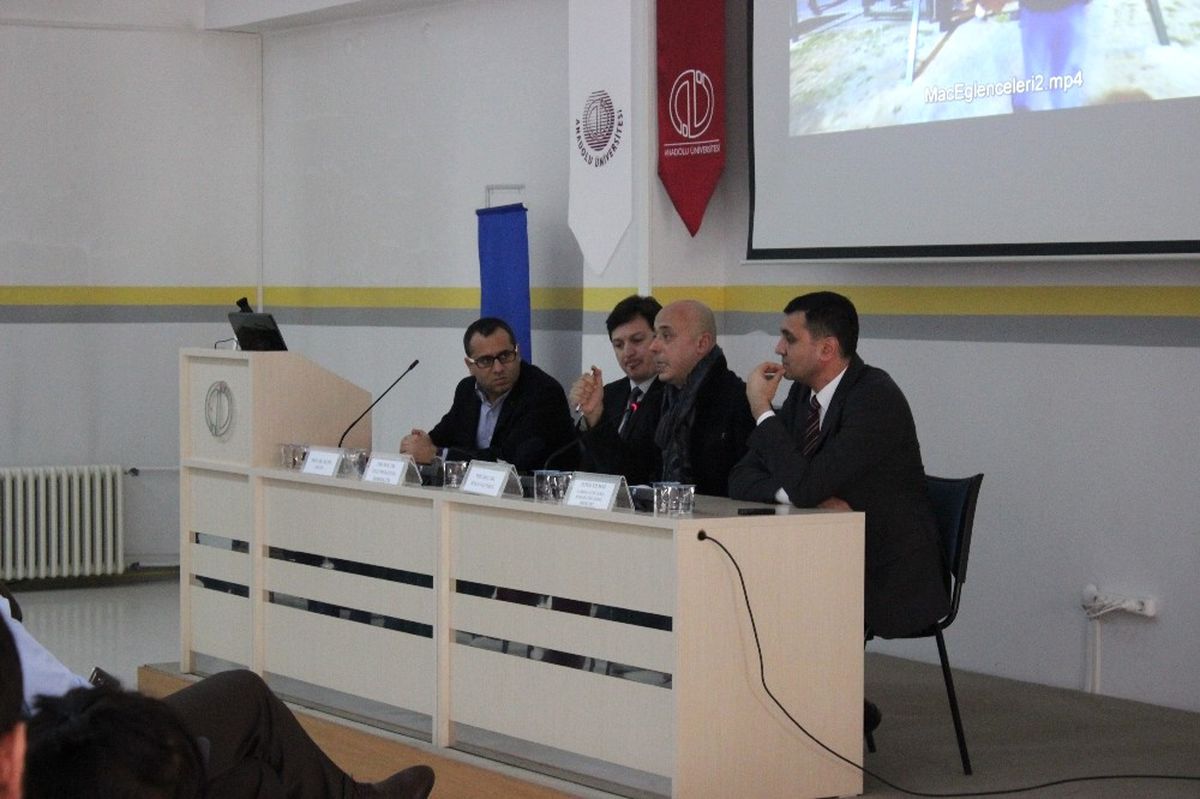 Anadolu Üniversitesi\'nde \'Teori ve Pratikte Spor Yönetimi ve Pazarlaması\' Paneli