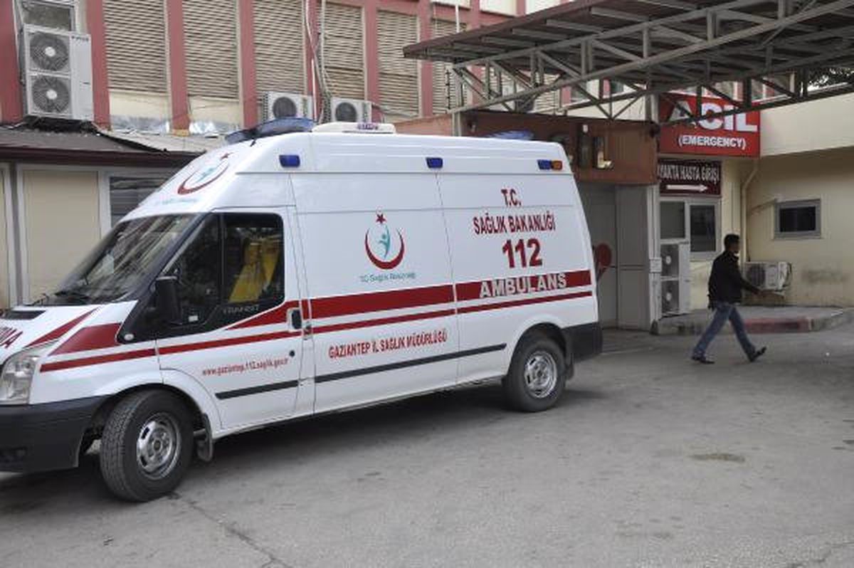 Araçla Kovalayıp, Bacaklarından Vurdu