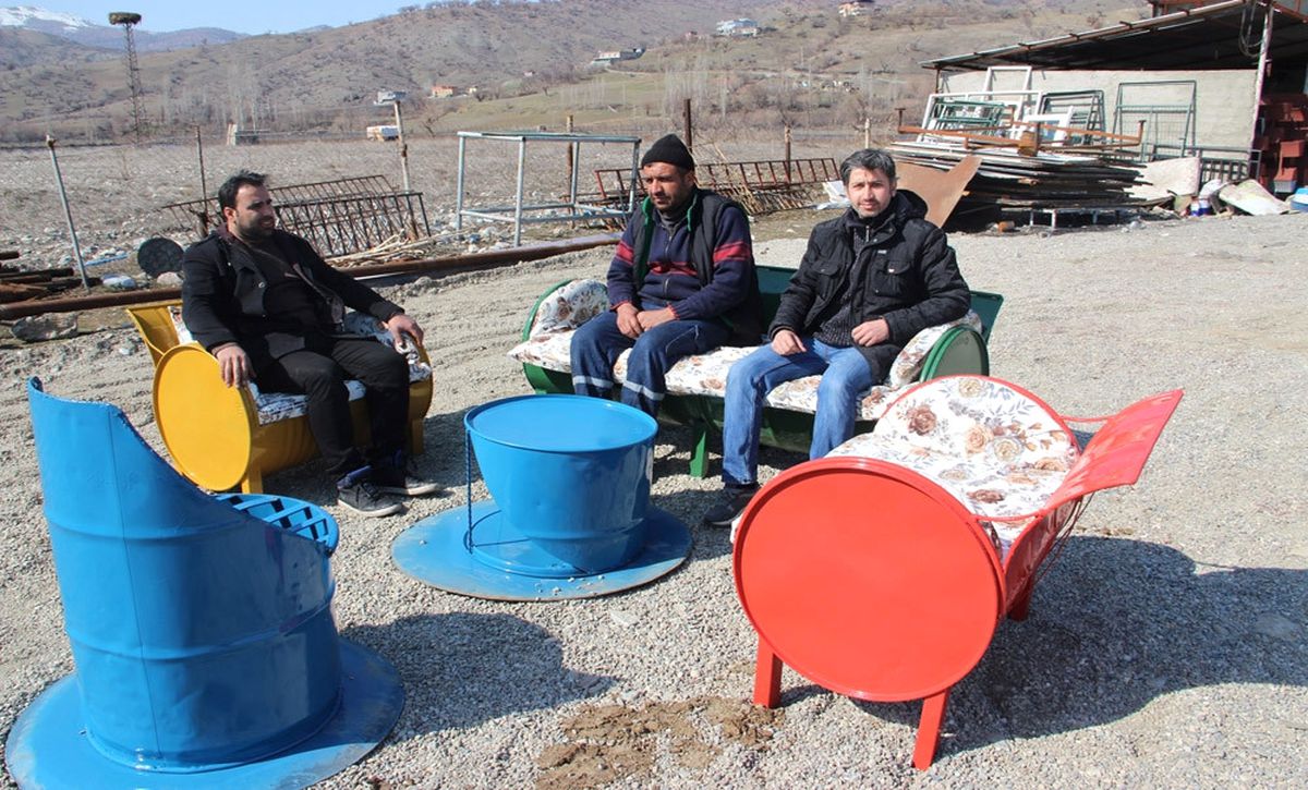 Atık Varillerden Oturma Gurubu Yaptı
