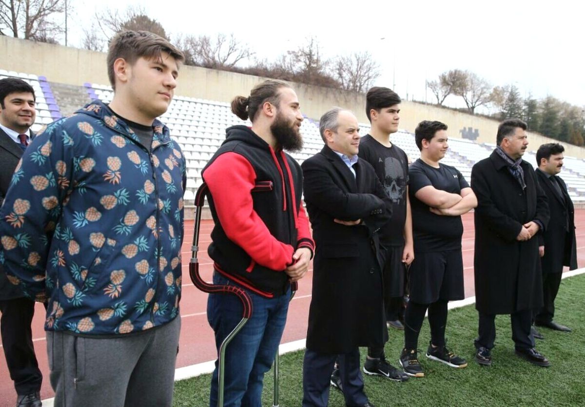 Bakan Kılıç\'tan Sporcularla Jest