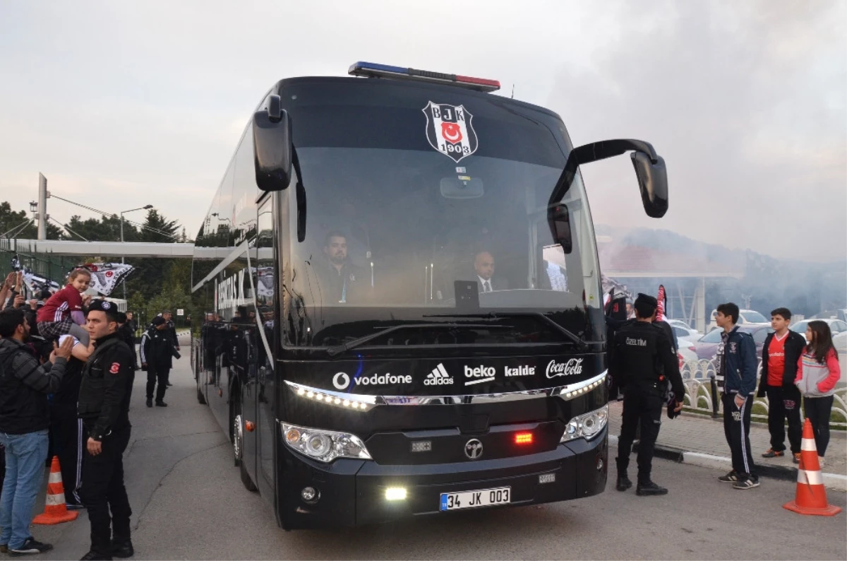 Beşiktaş Derbi Için Yola Çıktı