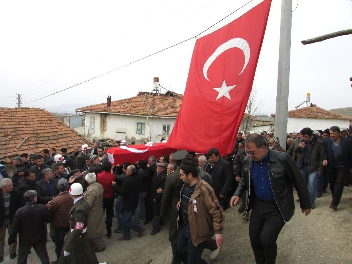 Bıçaklı Saldırıda Hayatını Kaybeden Astsubay Toprağa Verildi