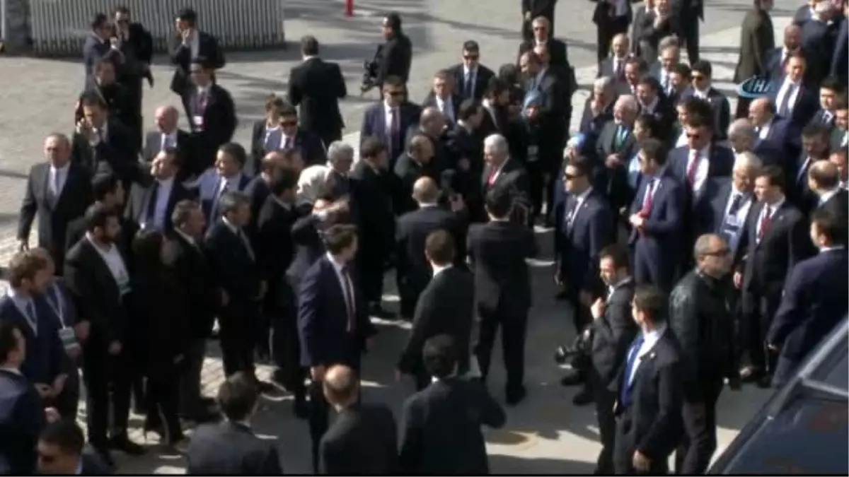 Binali Yıldırım, Partililer Tarafından Coşkulu Bir Şekilde Karşılandı