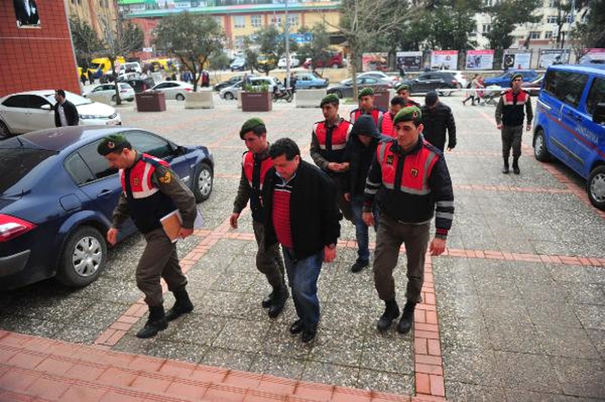 Bursaspor Otobüsüne Saldıran 6 Kişi Gözaltına Alındı (3)