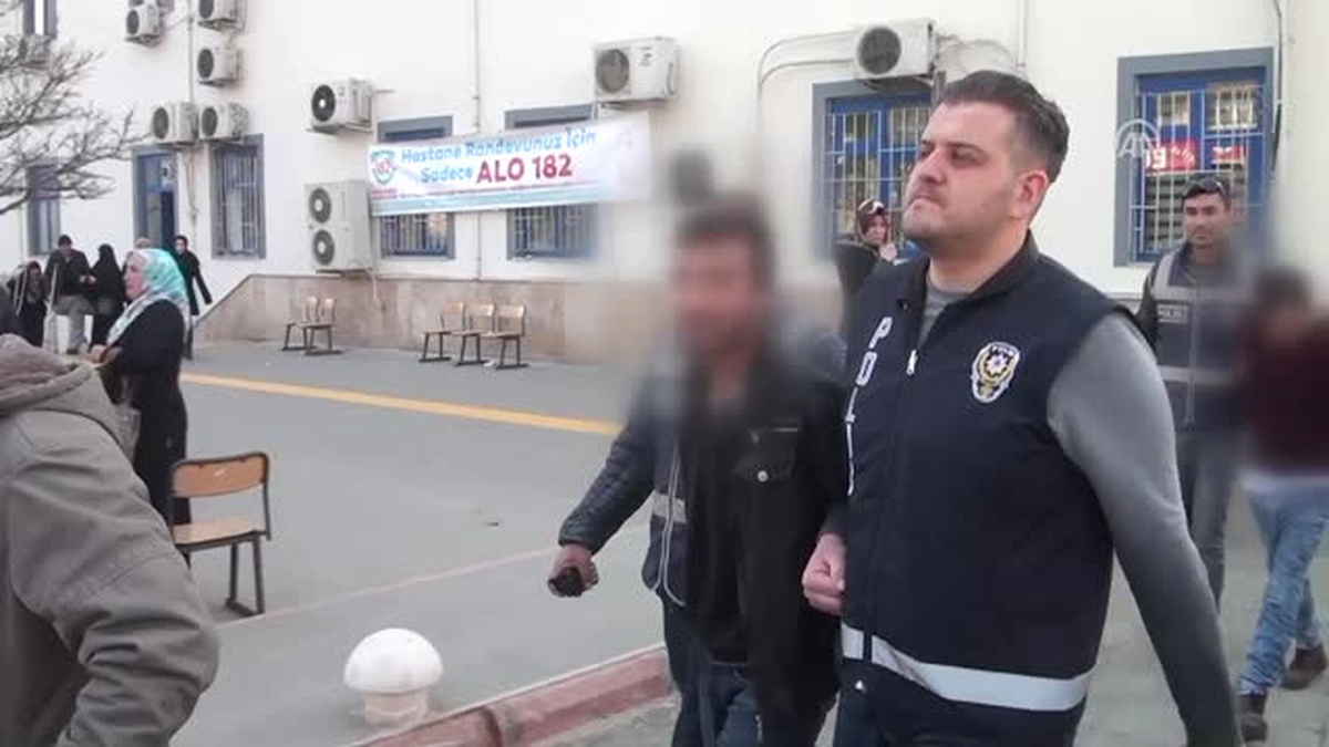 Çaldığı Kol Saatini Yakınına Hediye Eden Zanlı Tutuklandı
