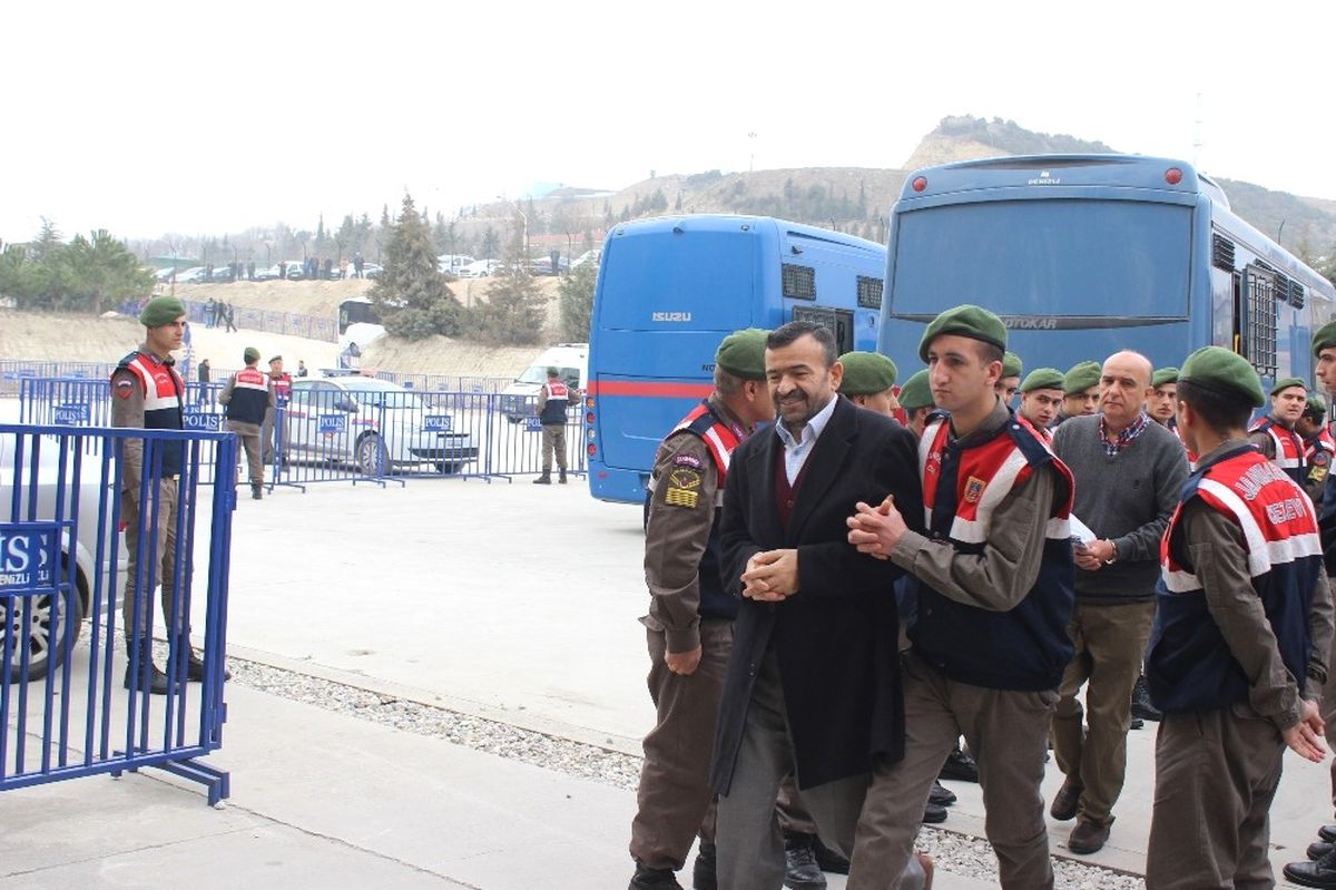 Denizli\'de Fetö\'nün 67 Sanıklı Finans Ayağı Davası Başladı