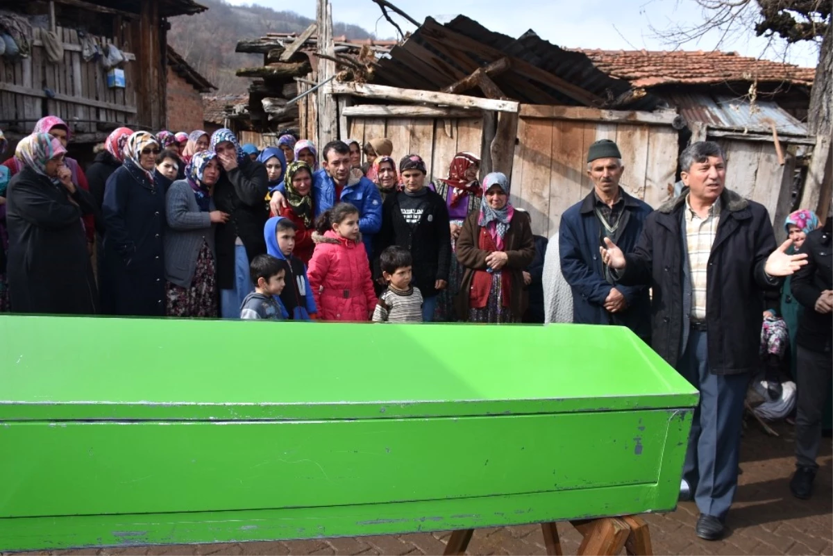 Derede Boğulan Baba ve Oğlu Son Yolculuklarına Uğurlandı