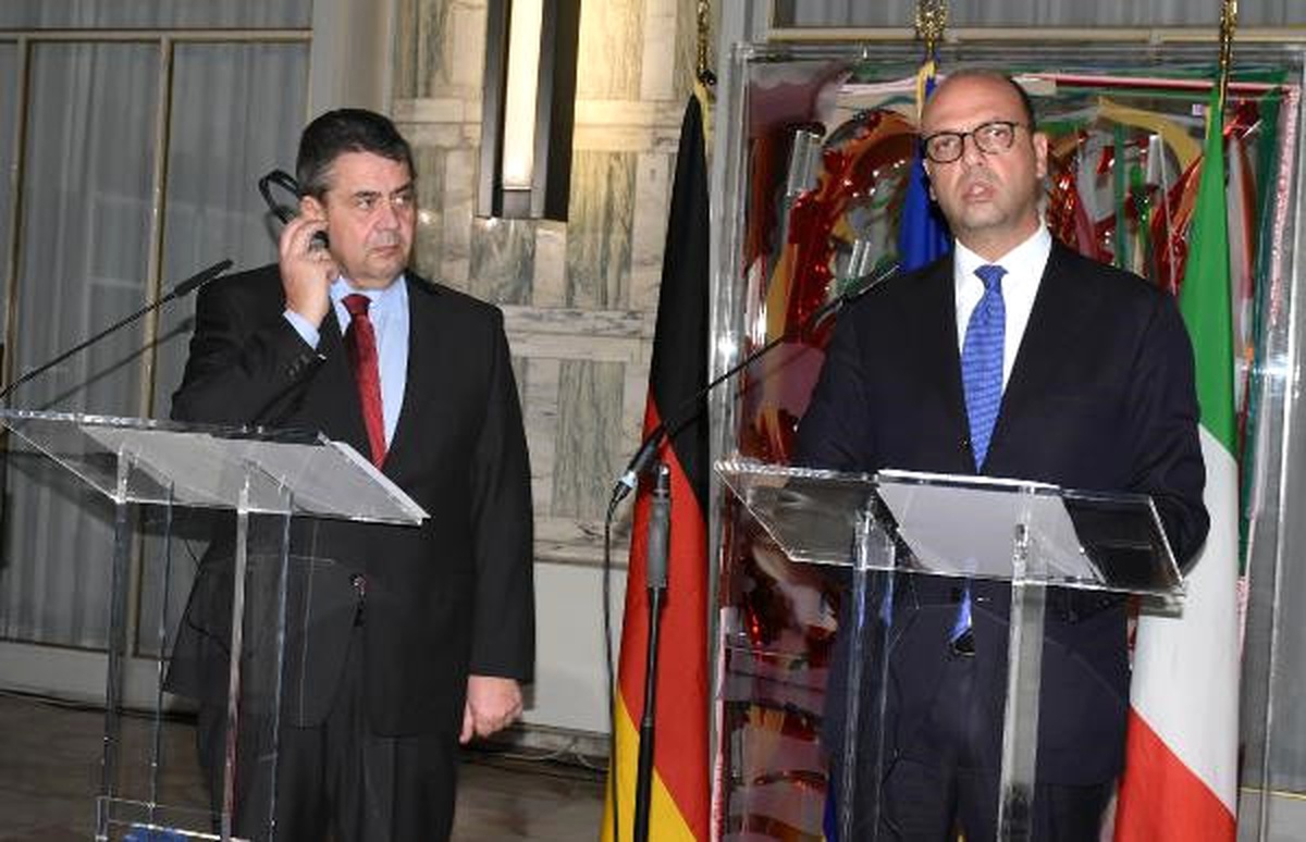 Die Welt Muhabiri Neden Gösterilmeksizin Özgürlüğünden Edildi" (2)