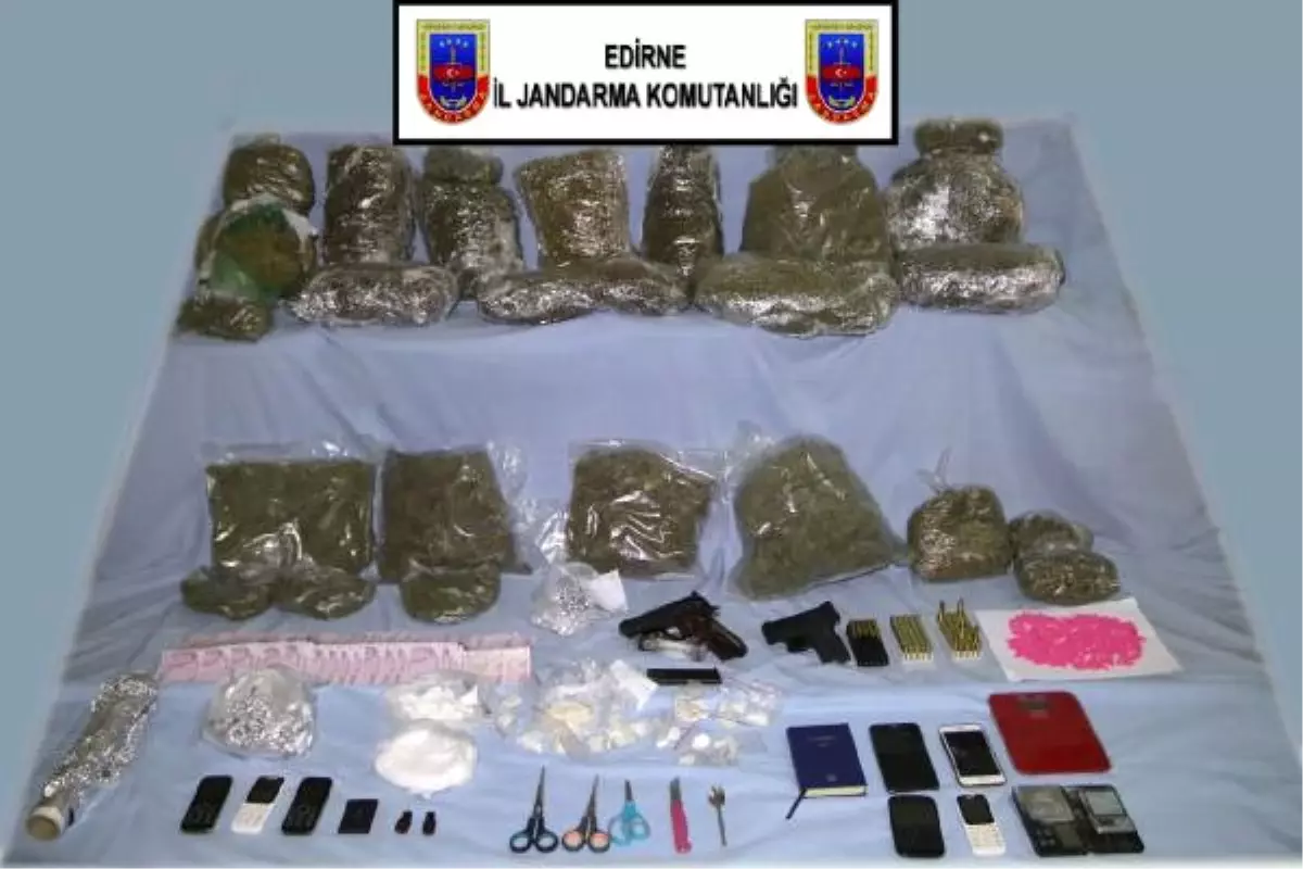 Edirne\'de Uyuşturucuya 3 Gözaltı
