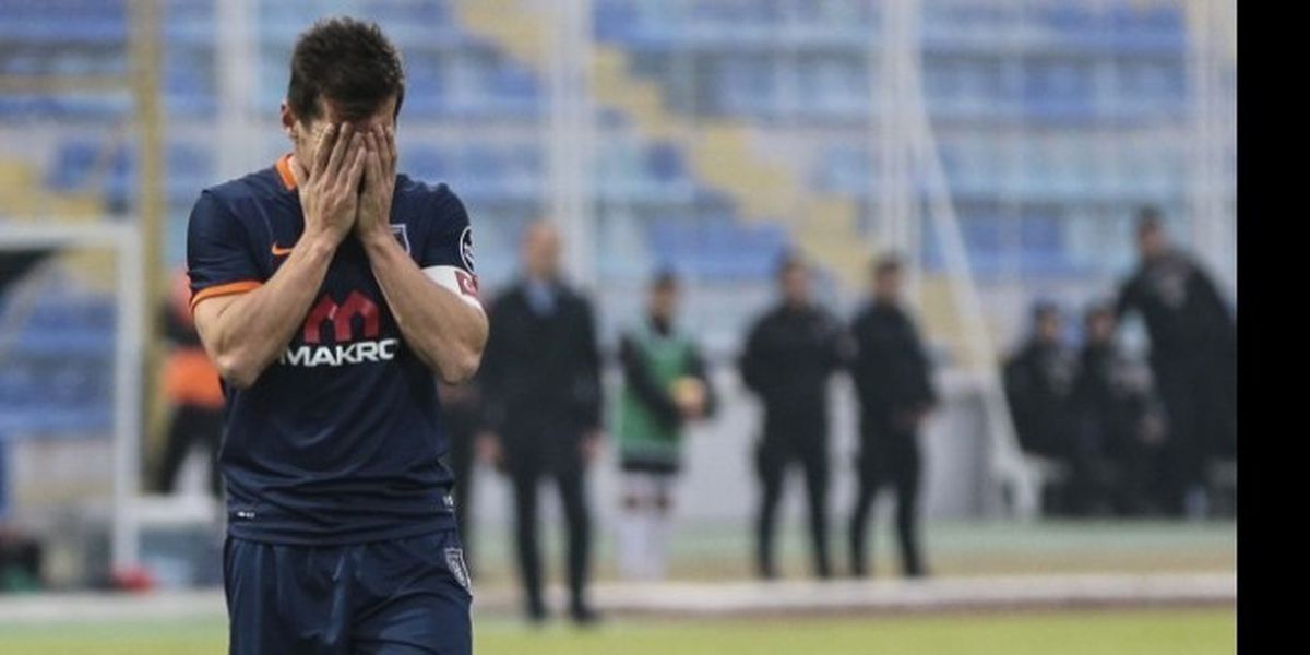 Emre Ünlü Popçuyu Hayranı Sandı!