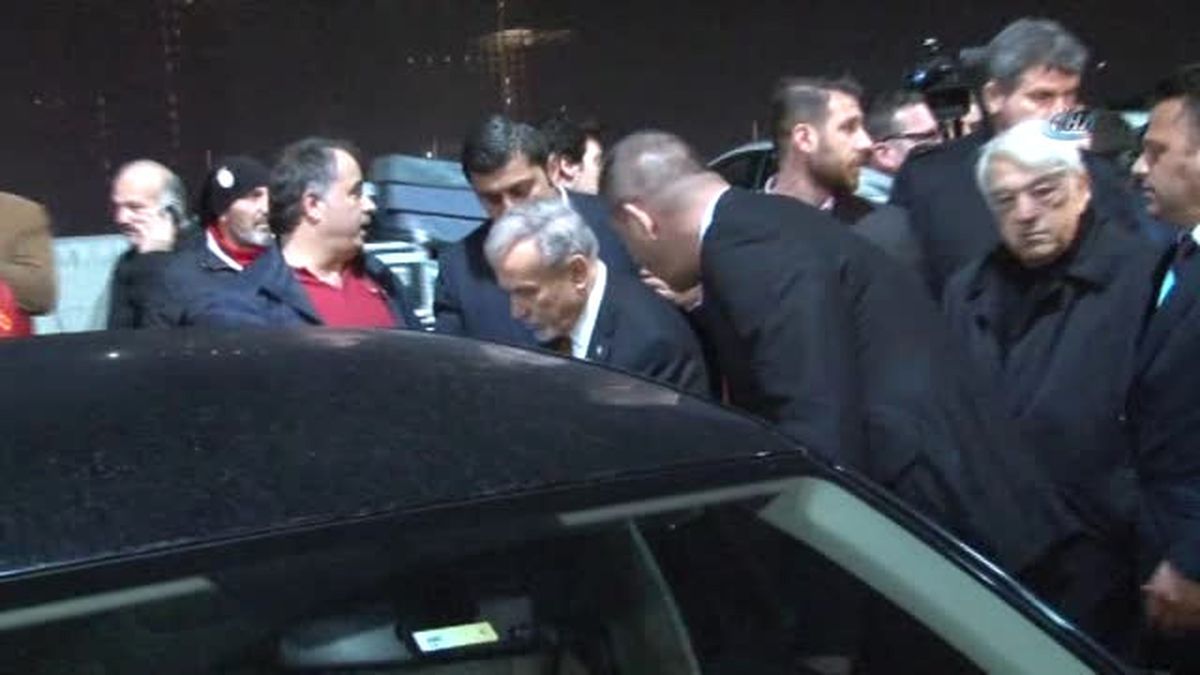 Galatasaraylı Taraftarlardan Yönetim Protestosu