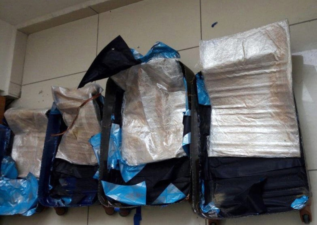 Hava Yoluyla Uyuşturucu Sevkiyatı Polise Takıldı