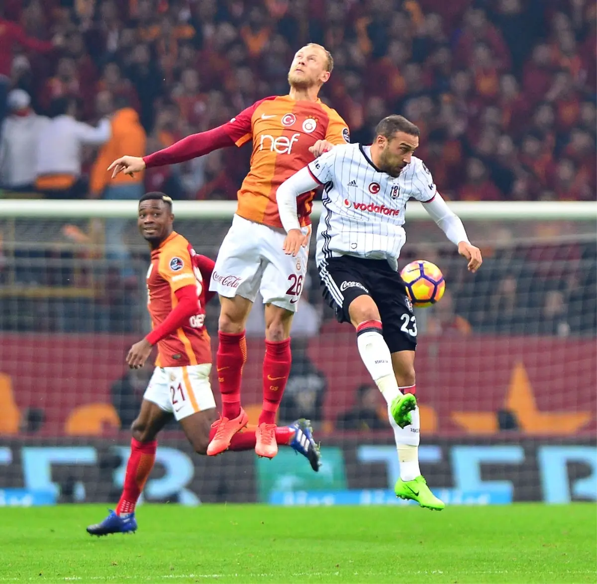 Ilk Yarı Sessiz Bitti