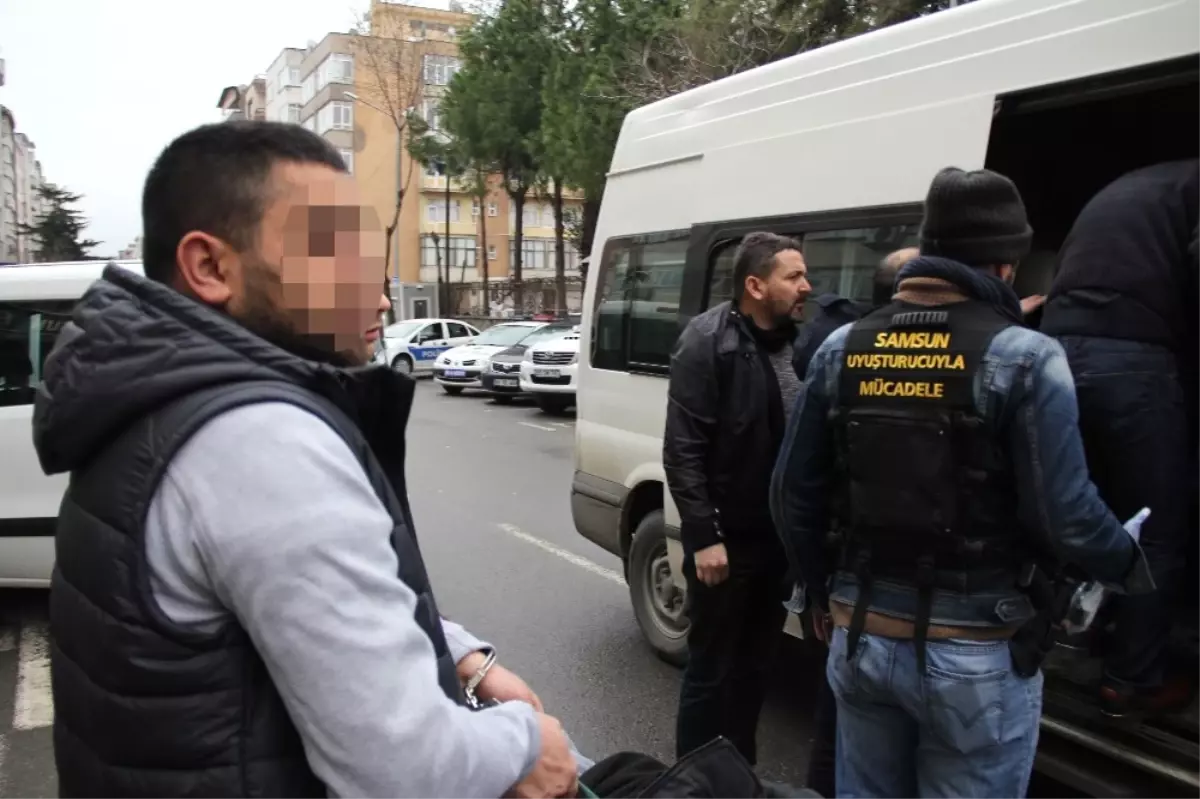 İstanbul\'dan Getirilen Uyuşturucu Hapla İlgili 4 Kişi Tutuklandı
