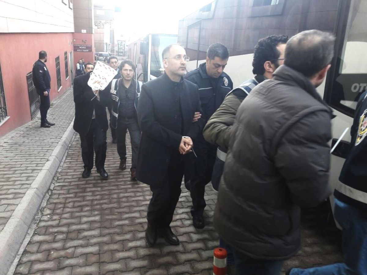 Kayseri\'de 20 Polis Mahkemeye Sevk Edildi