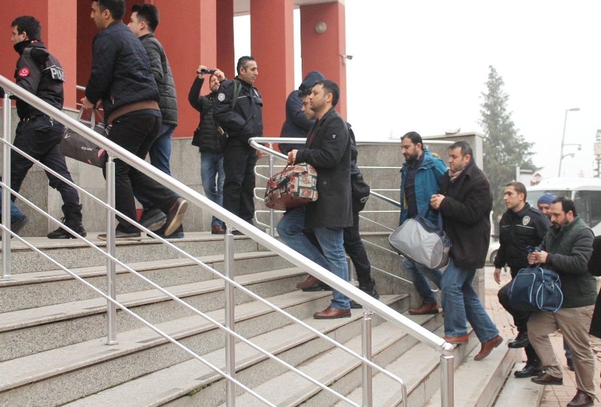 Kocaeli\'de 9 Özel Okul Çalışanı Fetö\'den Adliyede