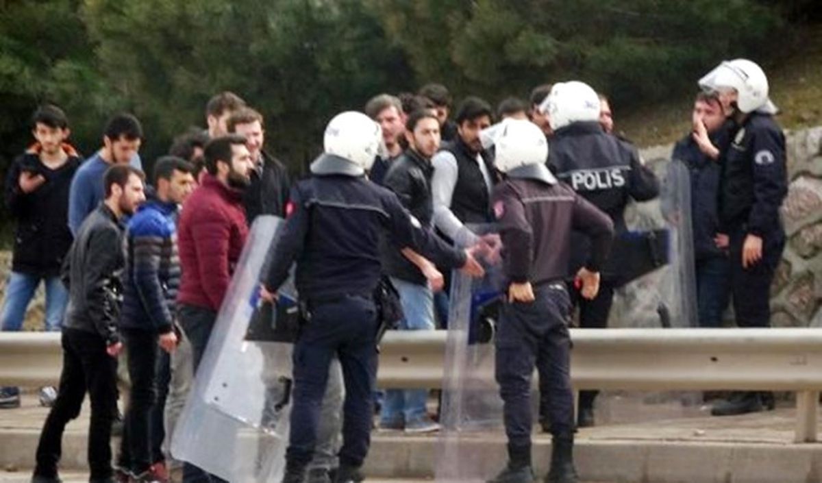 Kocaeli Üniversitesi\'nde Öğrenciler Birbirine Girdi: 47 Gözaltı (3)