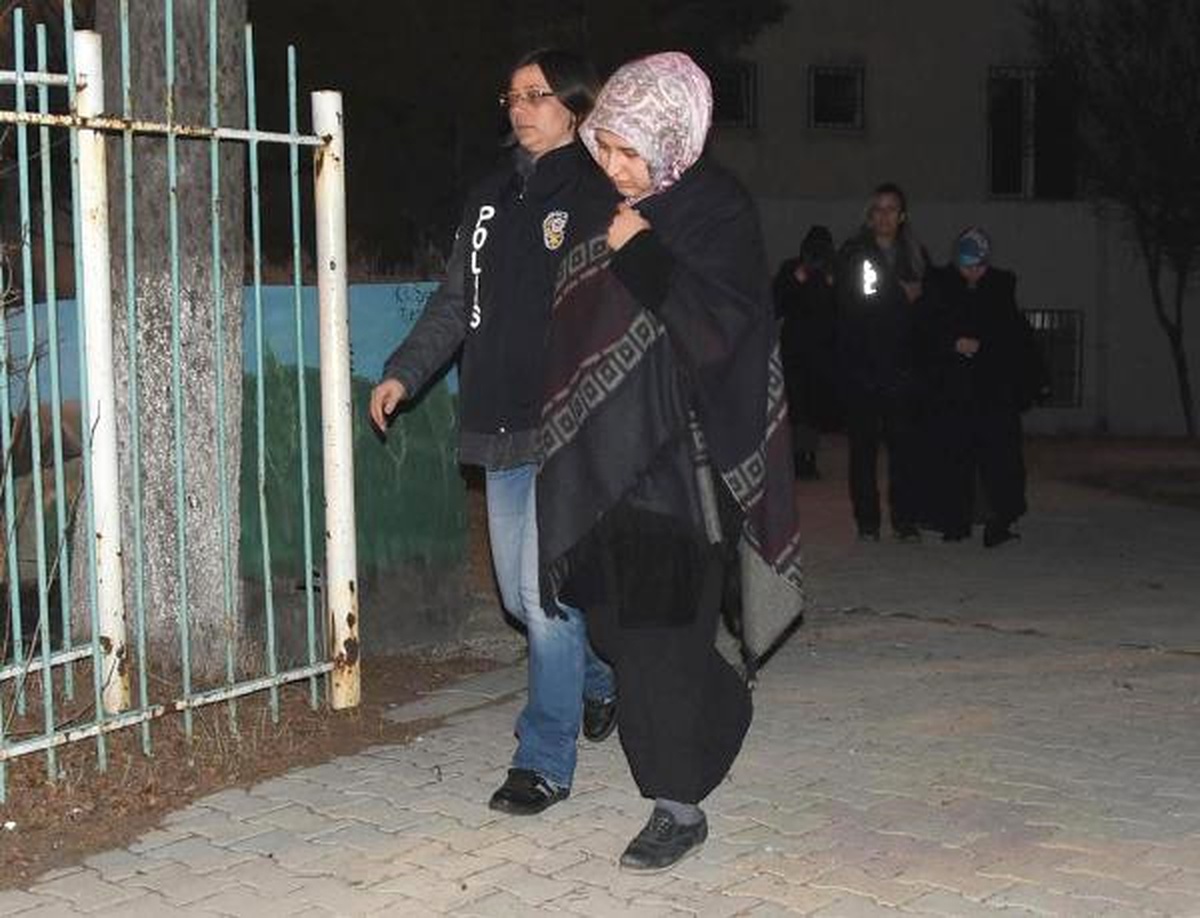 Kütahya Merkezli Fetö Operasyonunda 11 Kadın Gözaltında