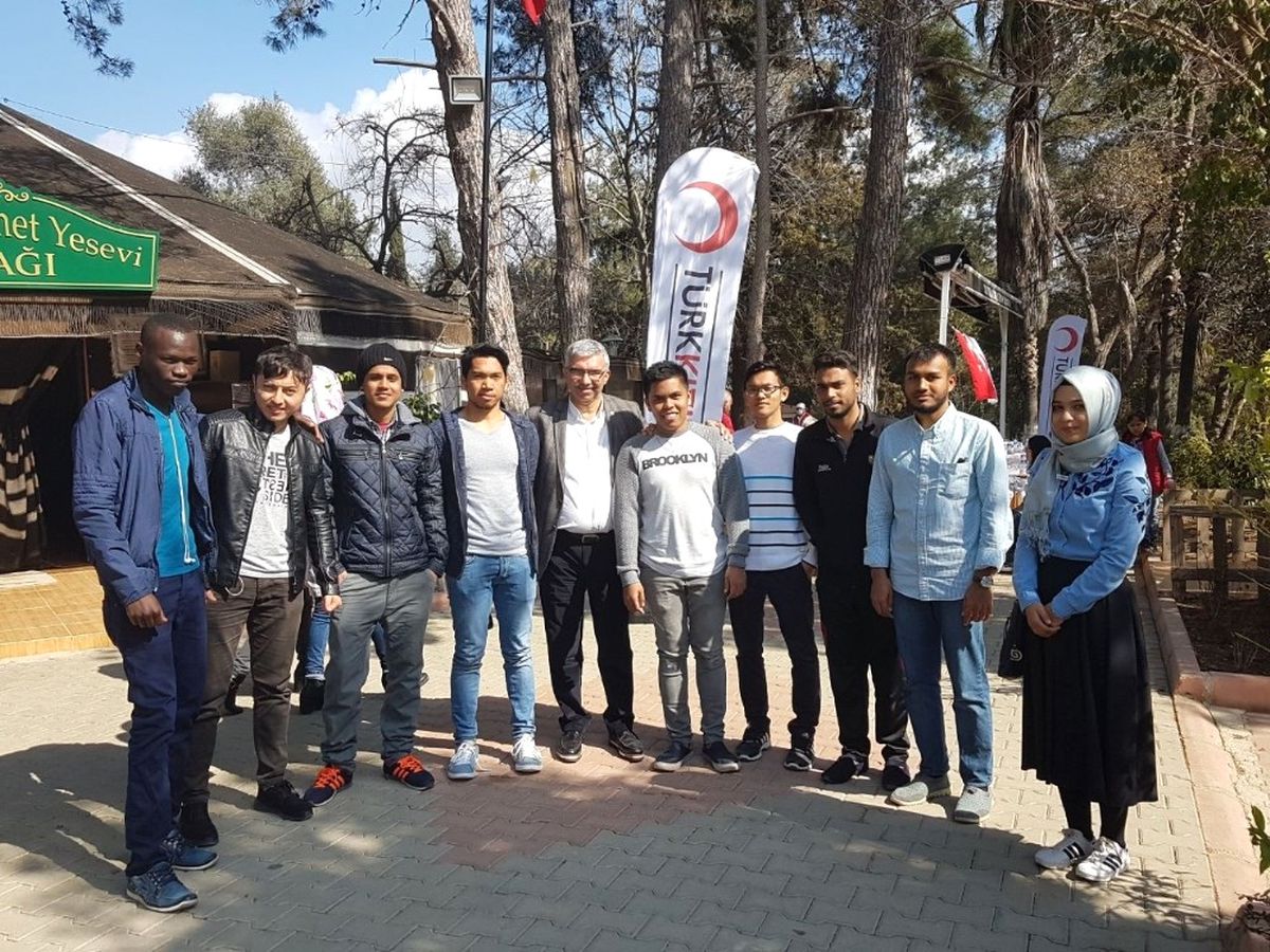 Misafir Öğrenciler Kızılay\'la Buluştu