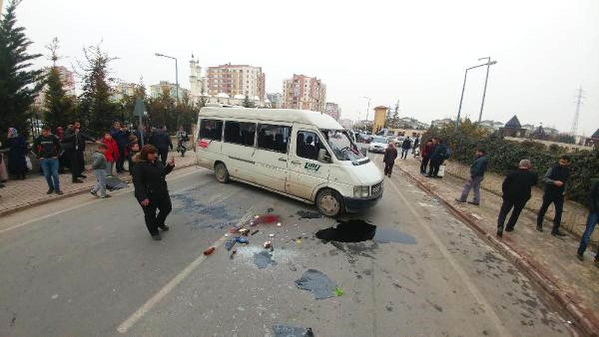 Öğrenci Servisi Devrildi: 14\'ü Öğrenci 15 Yaralı