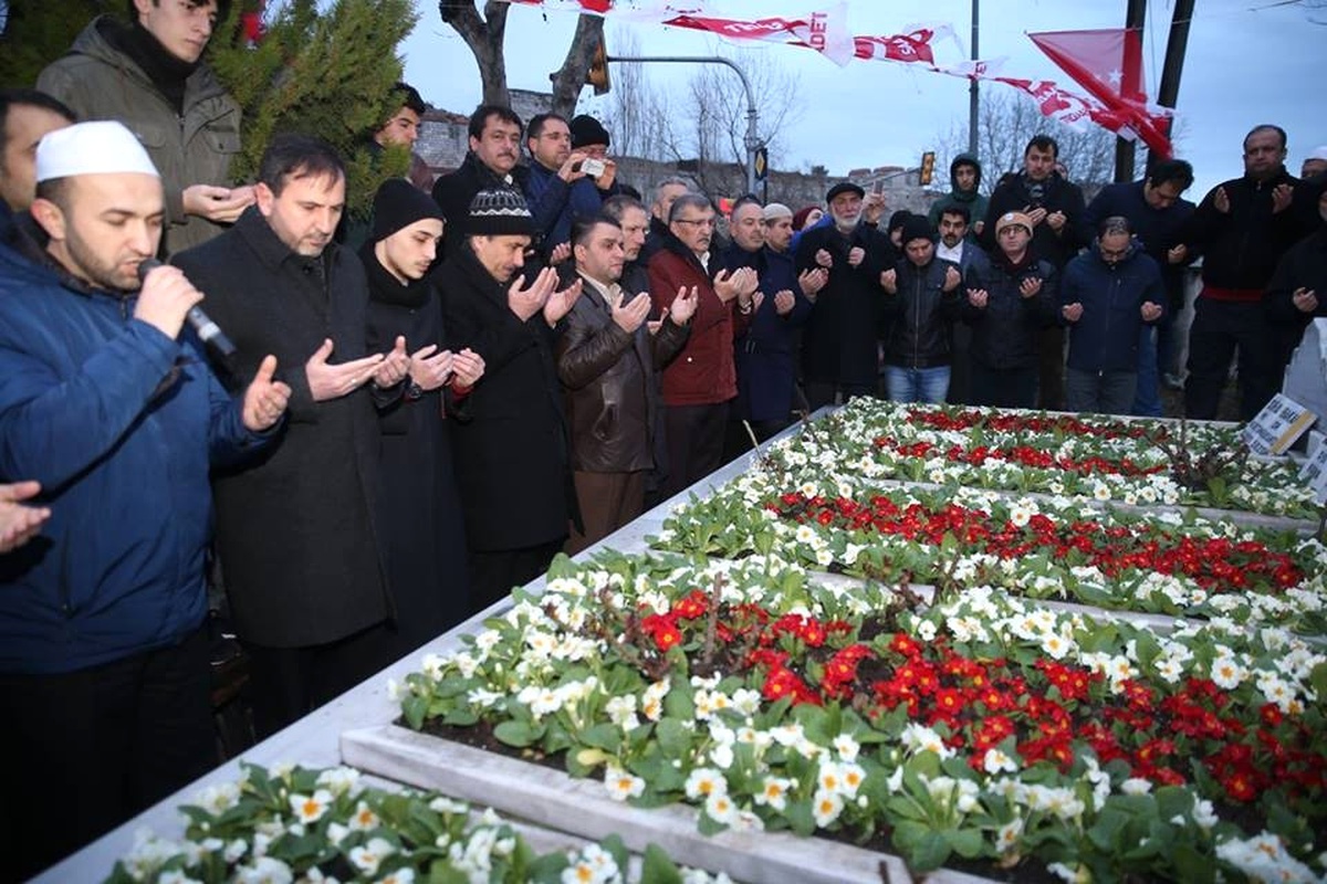 Prof. Dr. Necmettin Erbakan Vefatının 6\'ncı Yılında Kabri Başında Anıldı