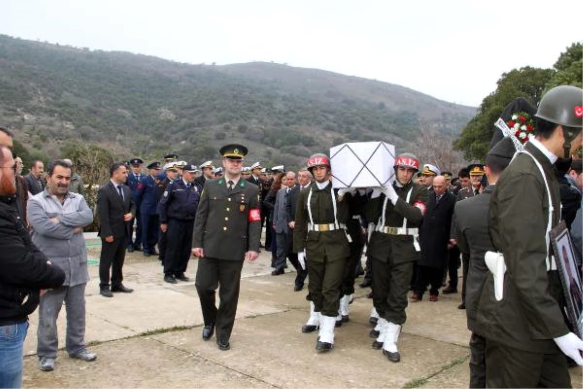 Rum Asıllı Kore Gazisi Askeri Törenle Toprağa Verildi