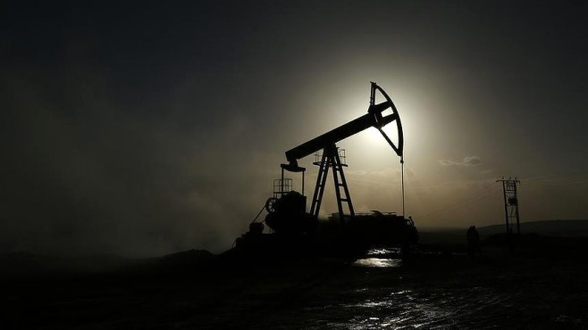 Rusya Günlük Petrol Üretimini Düşürdü